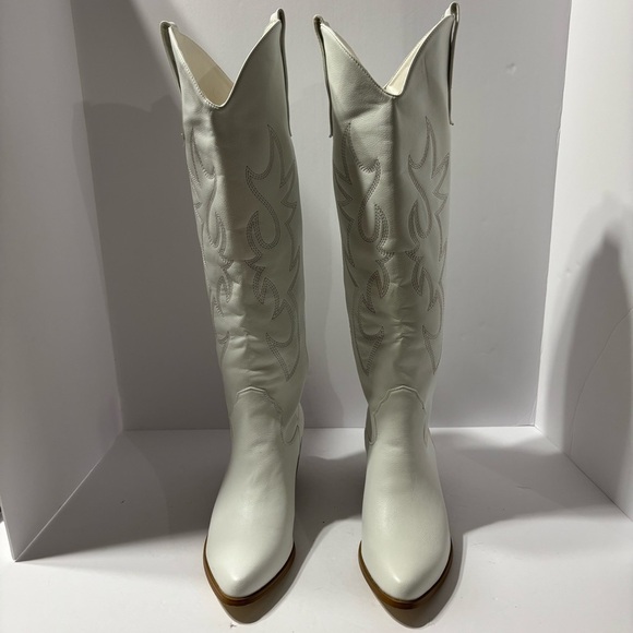 Western cowboy boots for women embroidered knee-high boot with a chunky heel - Picture 5 of 7